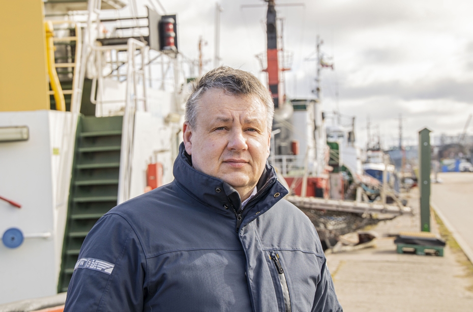 Par Liepājas ostas kapteini apstiprina Gintu Ažēnu