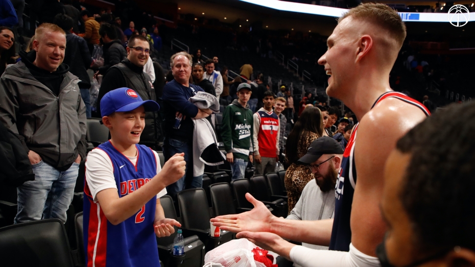 Porziņģis ar "double-double" palīdz "Wizards" izcīnīt uzvaru