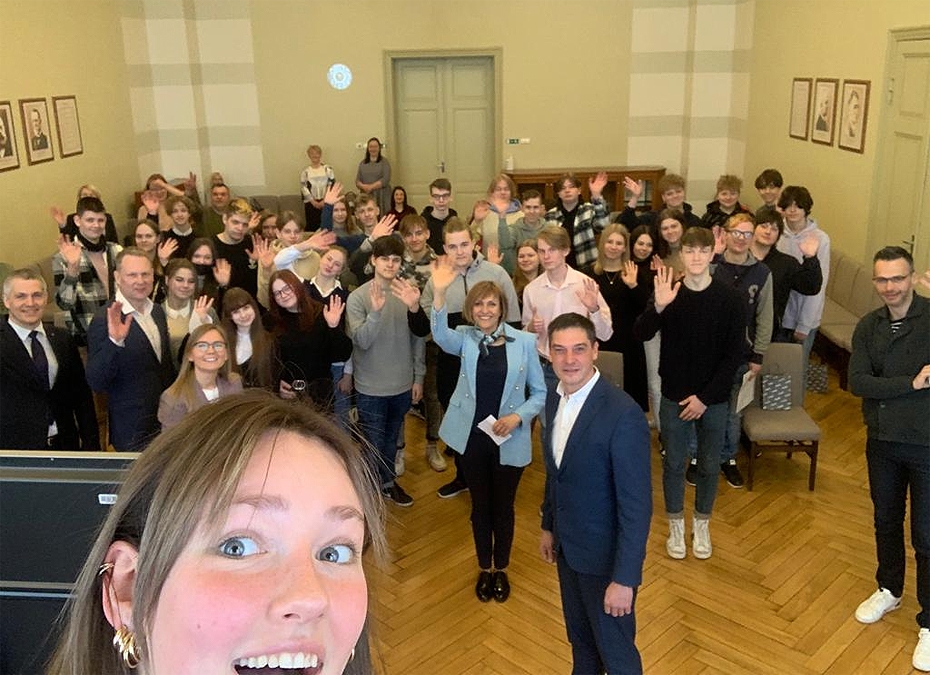 Liepājas skolēni piedalās Ēnu dienā