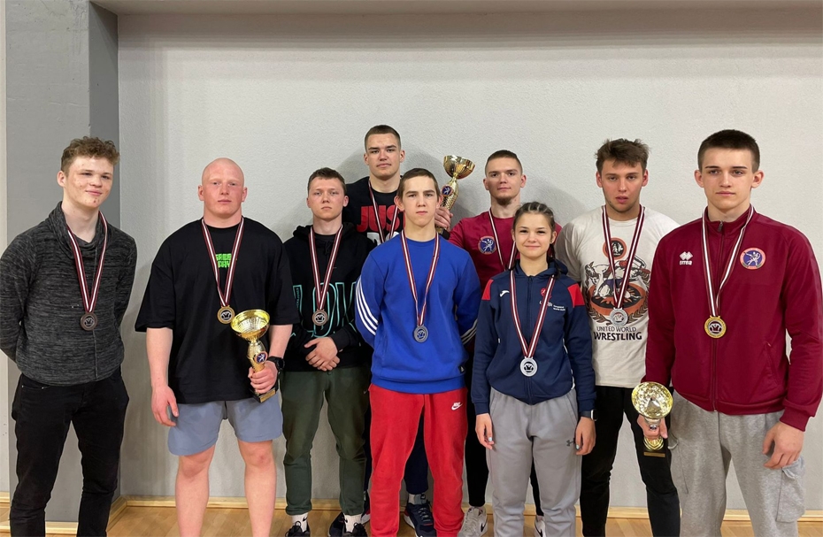Cīņas sportistiem Latvijas čempionātā astoņas medaļas