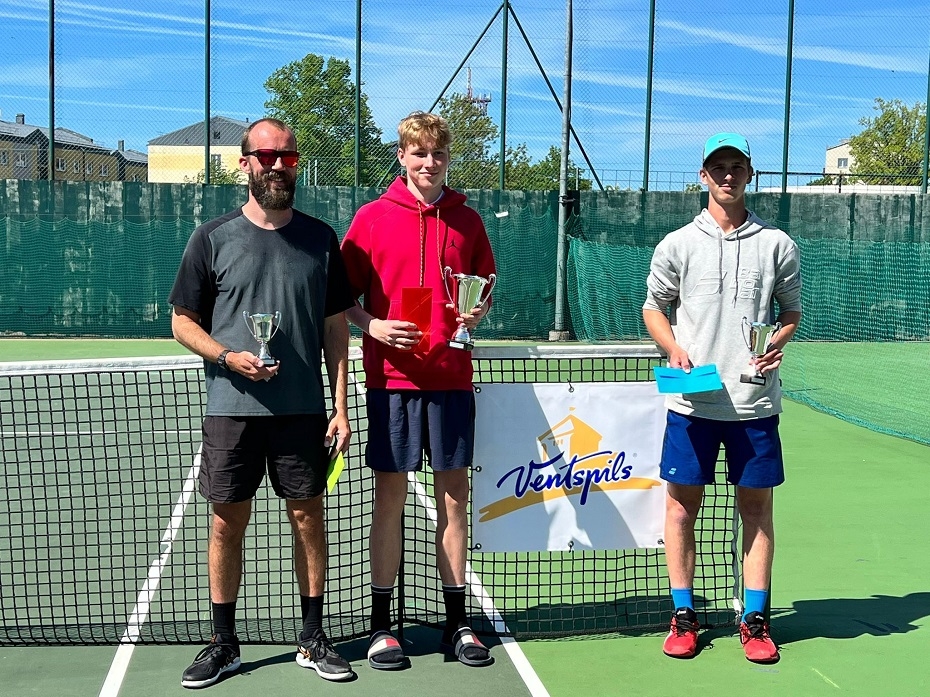 Liepājas tenisisti dominē sacensībās Ventspilī