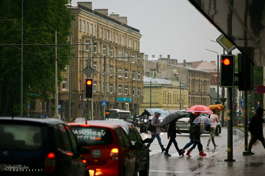 Jūnija otrajā pusē saglabāsies mainīgs laiks, brīžiem stipri līs