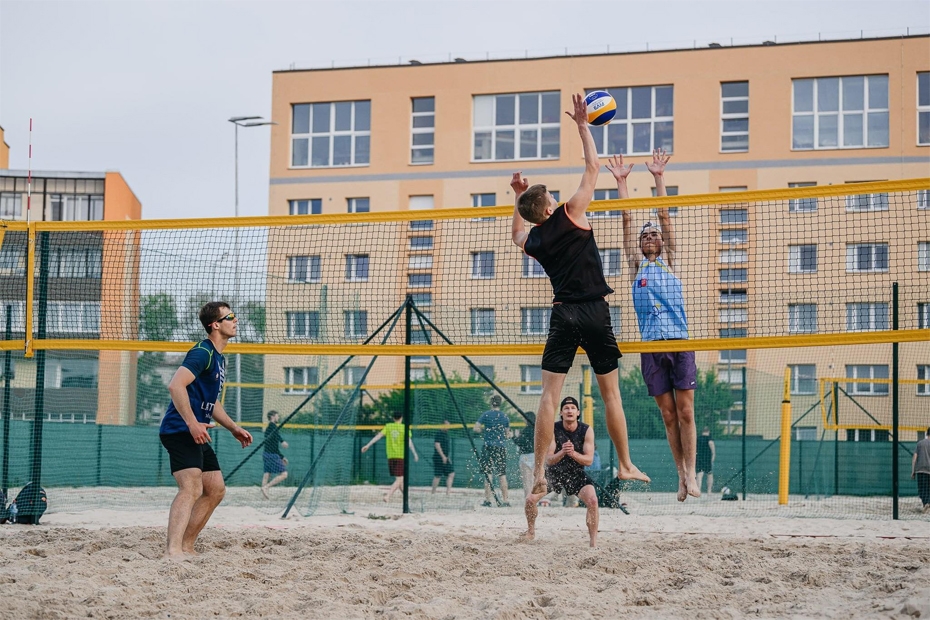  Klāt pludmales volejbola turnīra "Smilšu Bums Liepājā" saulgriežu posms