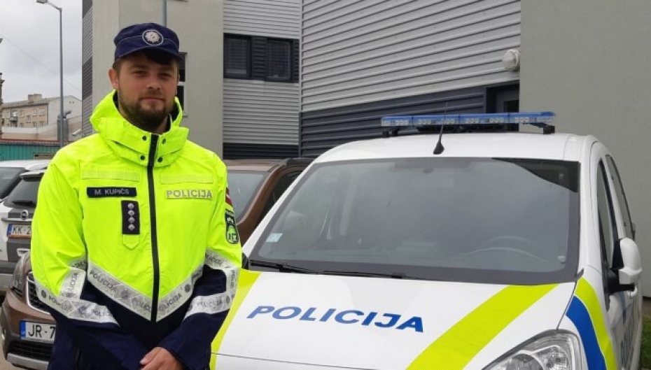 Delfi.lv: Nesavtīgais policists Kupičs zēnam uzdāvina bumbu nozagtās vietā