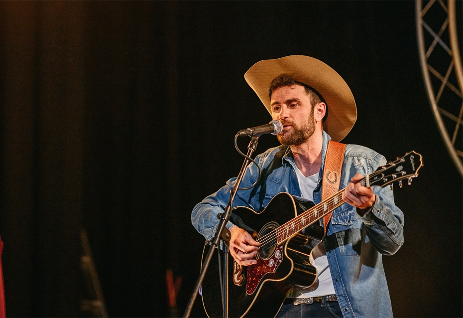 Gruzīnu kantrī mūziķis Šota Adamašvili ierakstījis dziesmu latviešu valodā