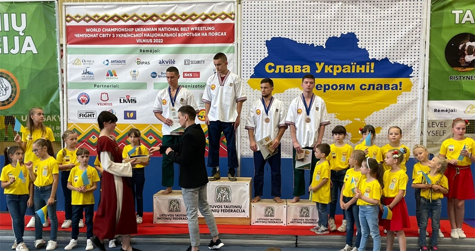  Cīkstonis Edgars Laugalis no Viļņas atved čempiona nosaukumu