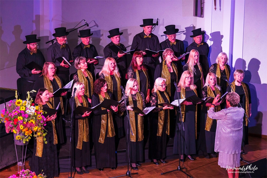  Aicina izbaudīt skaistākās dziesmas kopā ar kori "Lauma"