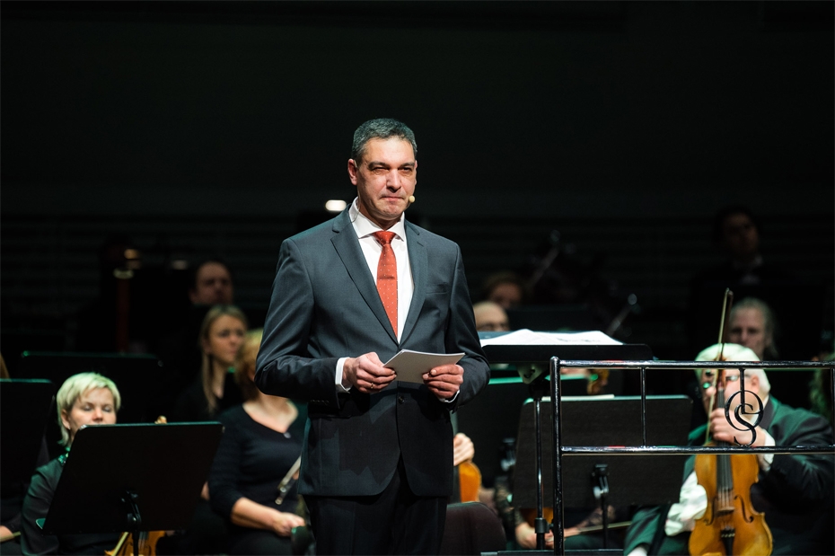 Domes priekšsēdētājs svētku pieņemšanā pateicas iedzīvotājiem