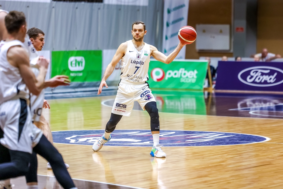 "Liepājas" basketbolisti nosargā panākumu pār Valmieras vienību