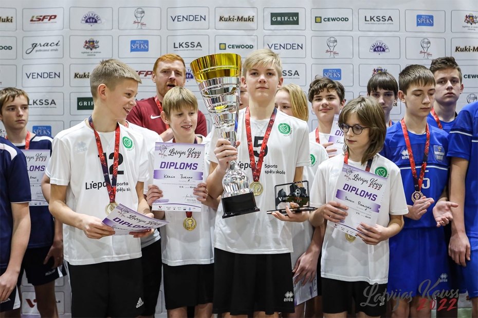 Liepājas jaunajiem volejbolistiem panākumi Rīgā