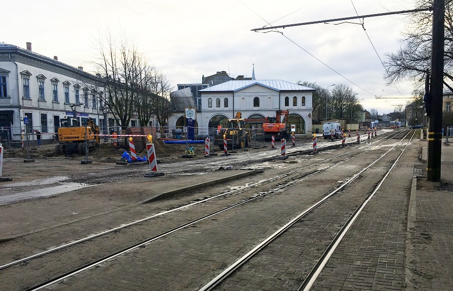Gatavojas aizņemties, lai pabeigtu tramvaja līnijas rekonstrukciju