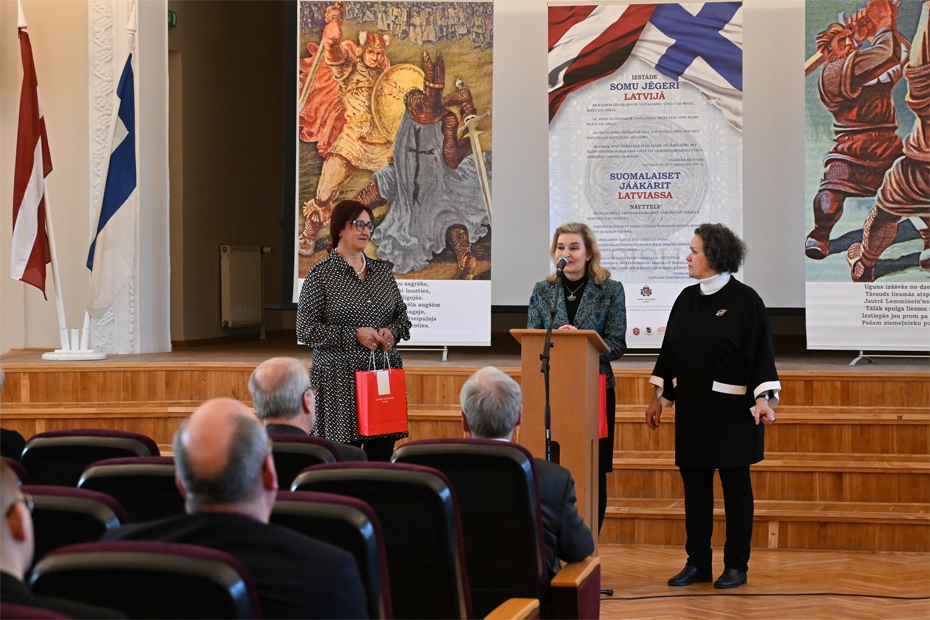 Liepājas Universitātē atklāj izstādi "Somu jēgeri Latvijā"