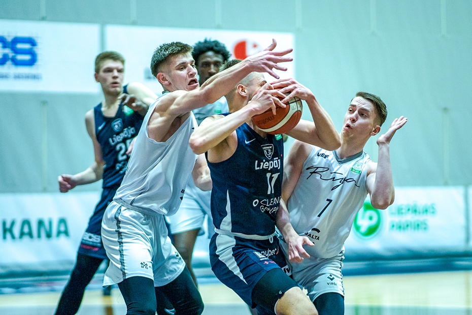 "Liepājas" basketbolisti LBL pusfināla sērijā izvirzās vadībā