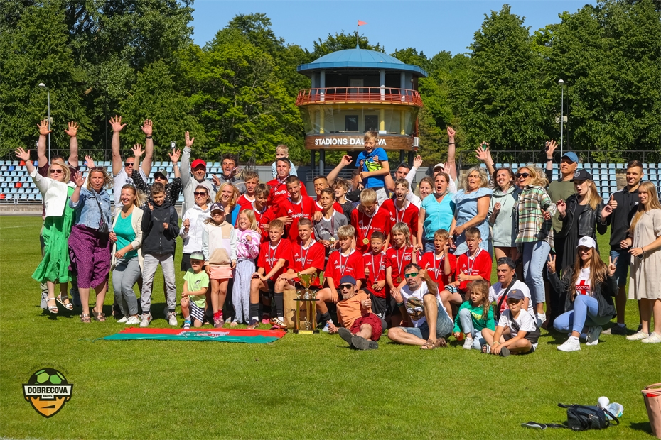Liepājas futbola skola "Dobrecova kausā" izcīna bronzu