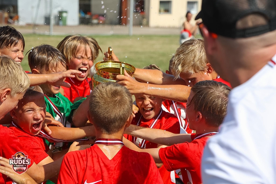 Futbola skolas U10 komanda kļūst par "Rudes Kausa 2023" čempioni