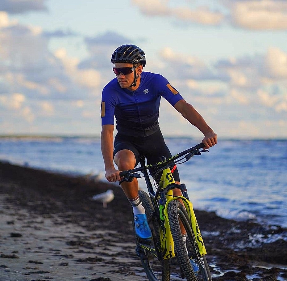 Grobiņnieks uzvar Latvijas kausa izcīņas ceturtajā posmā olimpiskajā krosā