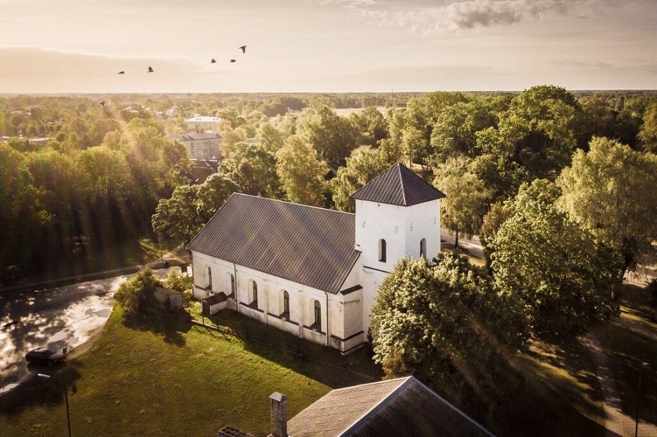 Aicina uz pārgājienu seriālu Grobiņā "Ejam visi!"