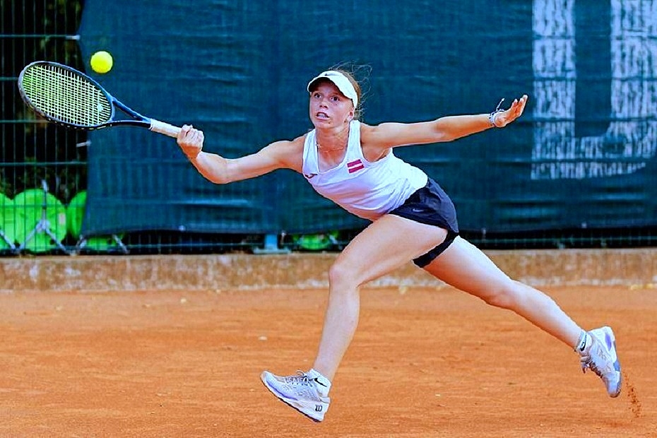 Liepājnieki Anna Azarova un Dāvis Rolis pārstāv Latvijas izlasi