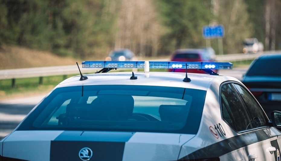 Brīvības ielā divi "BMW" pārsniedz atļauto braukšanas ātrumu par vairāk nekā 50 km stundā