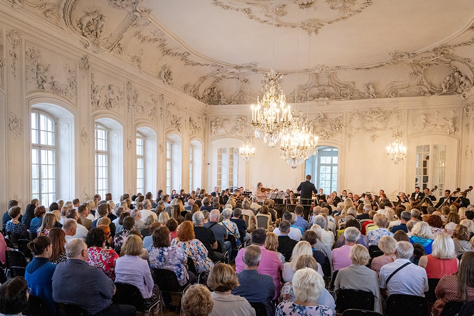 Decembrī Liepājas Simfoniskais orķestris koncertēs Rundāles pils Baltajā zālē