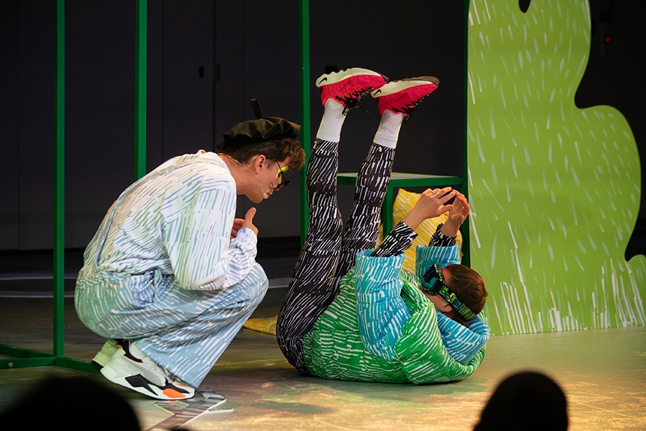 Aicina uz aizraujošu un izglītojošu bērnu izrādi "Pagalma enciklopēdija" 