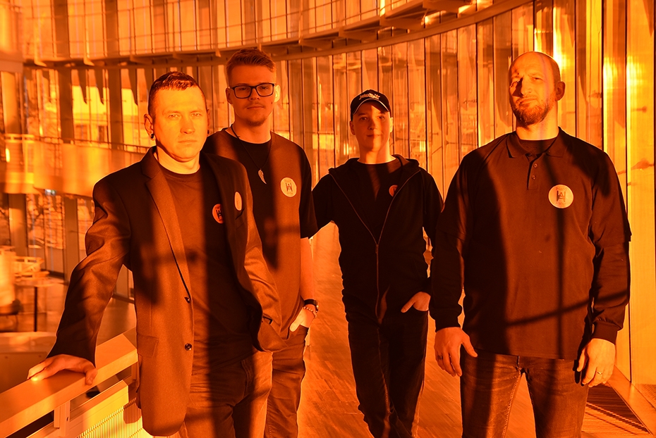 Grupa "Hard Amber" publisko debijas albumu "Dzīve"