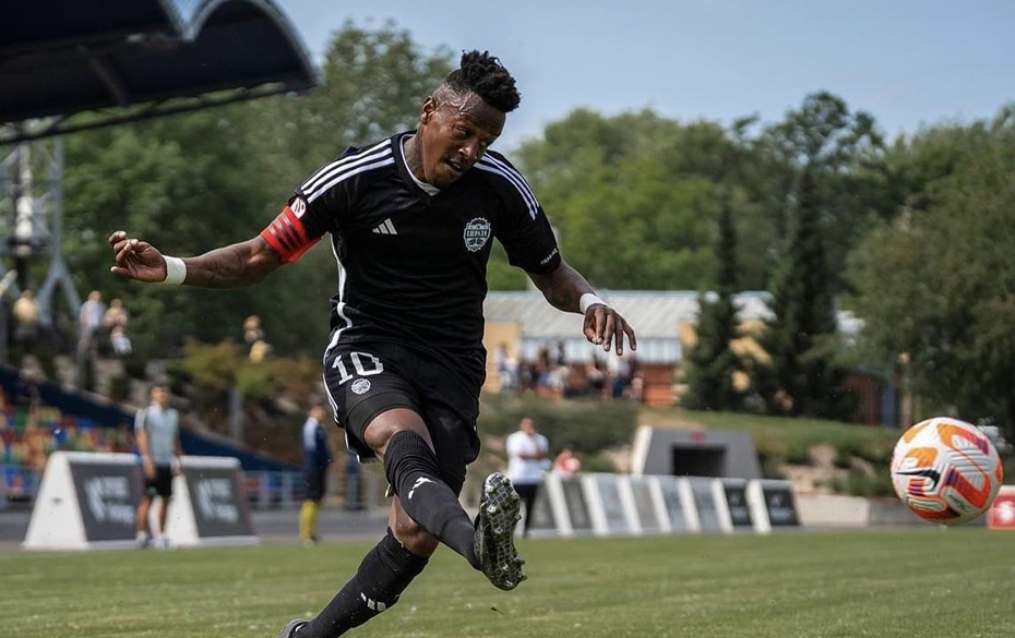 Dodo pagarina vienošanos ar futbola klubu "Liepāja"