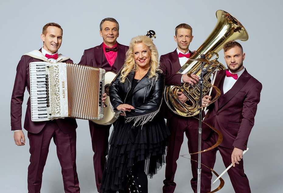 Olga Rajecka un "Baltie lāči" aicina uz muzikālo pasaku izaugušajiem "Olga un Lāči" 