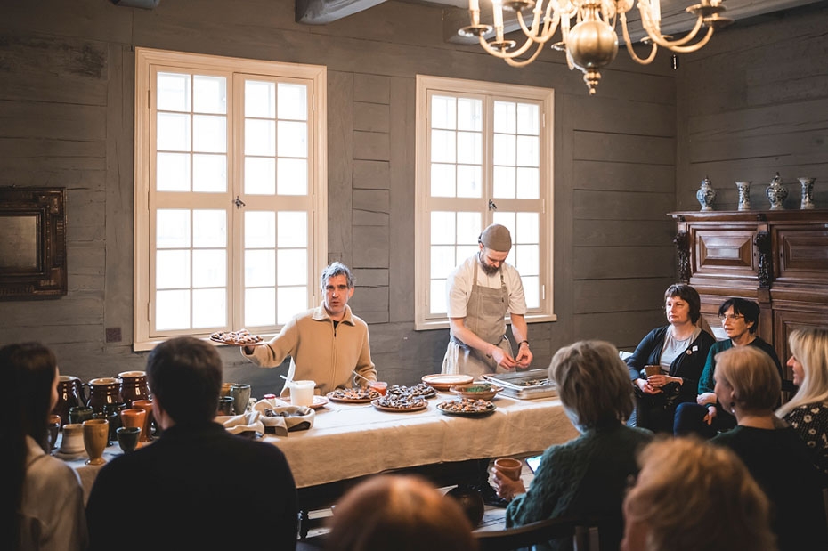 Hoijeres namā aizvada tikšanos ar šefpavāru Mārtiņu Sirmo