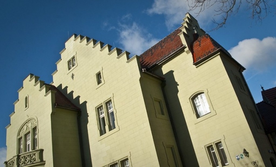Piedāvā elitāras vakariņas muzeja interjerā