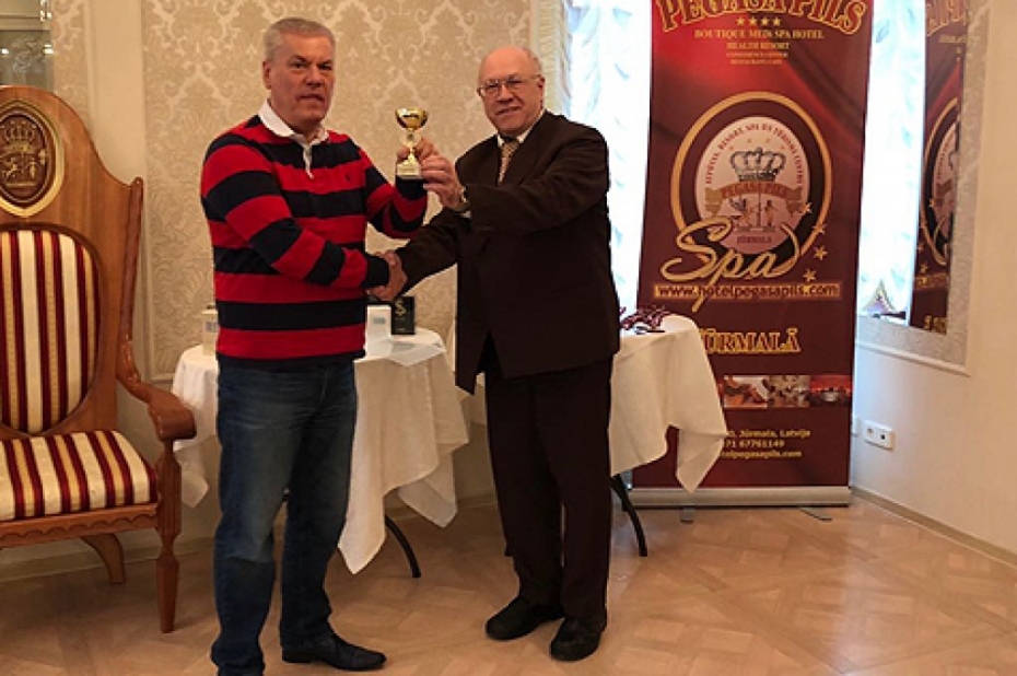 Ozoliņam zelts, Vainovskai bronza Latvijas senioru čempionātā