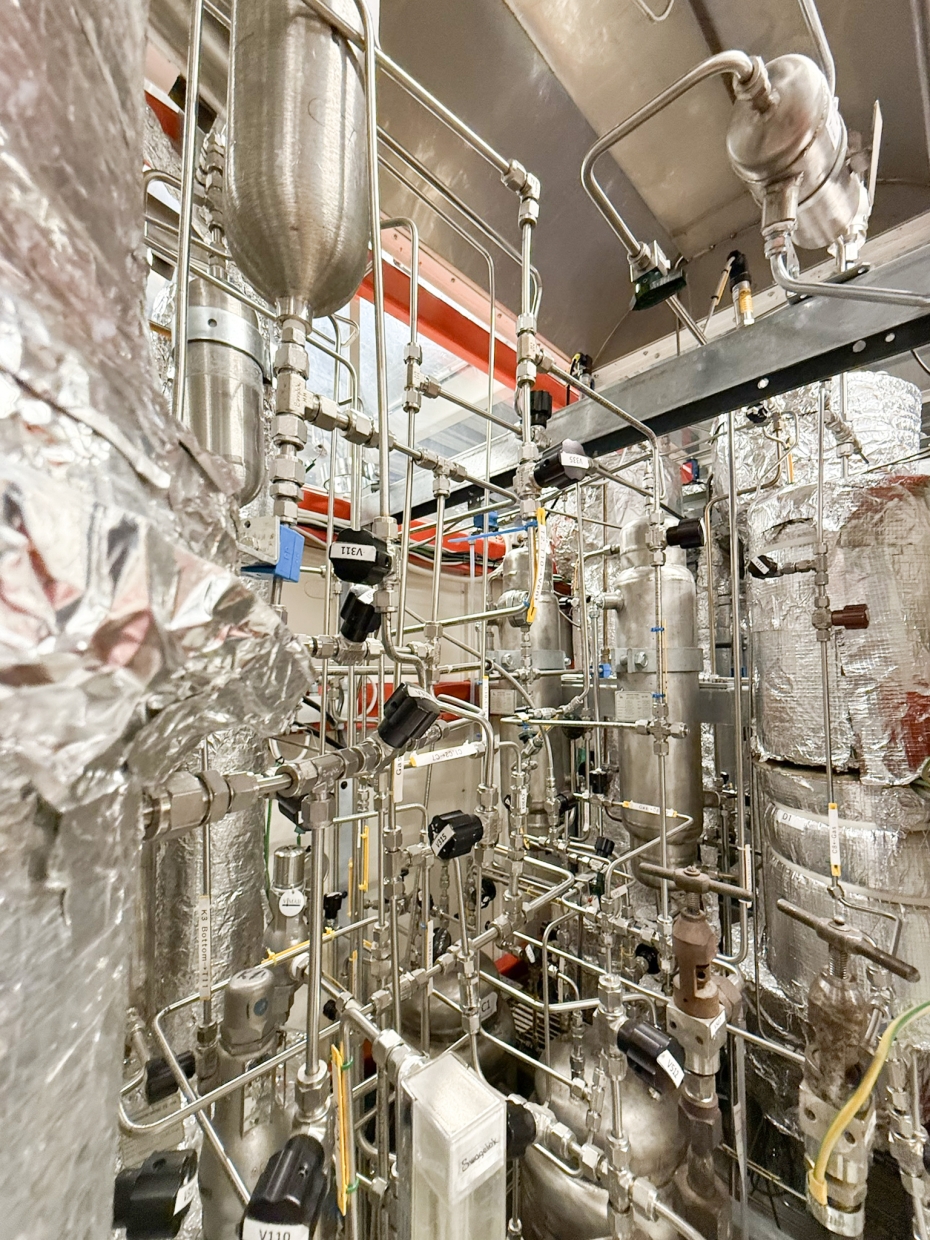 Iepazīst ilgtspējīgas degvielas ražotni Stoholmas Karaliskajā Tehnoloģiju institūtā