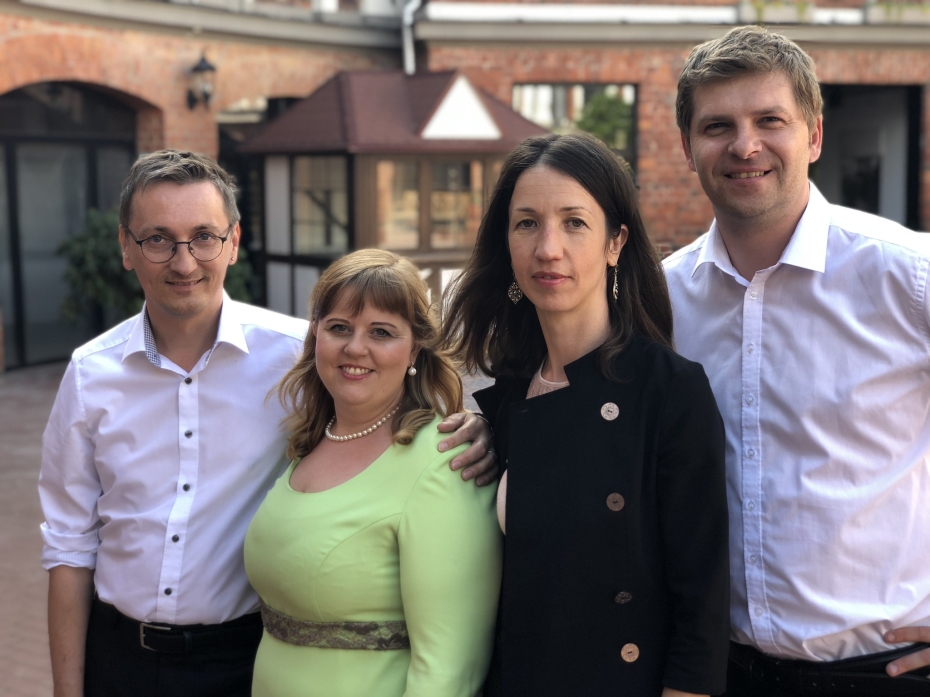 Turpinās dziesminieku festivāls "Austrasdienas"