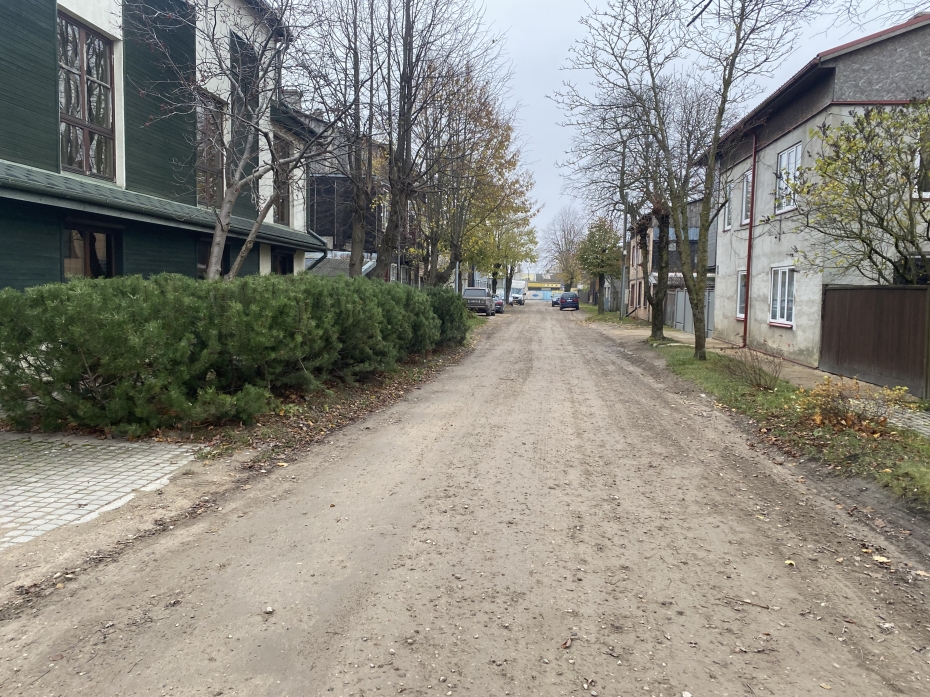 Paziņojums par koku ciršanas publisko apspriešanu Strautu ielā