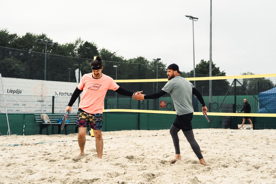 Aizvadīts Liepājas pludmales tenisa līgas 1.posms