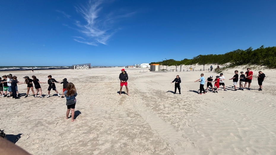 Jaunie bokseri piedalās fiziskās sagatavotības treniņnometnē