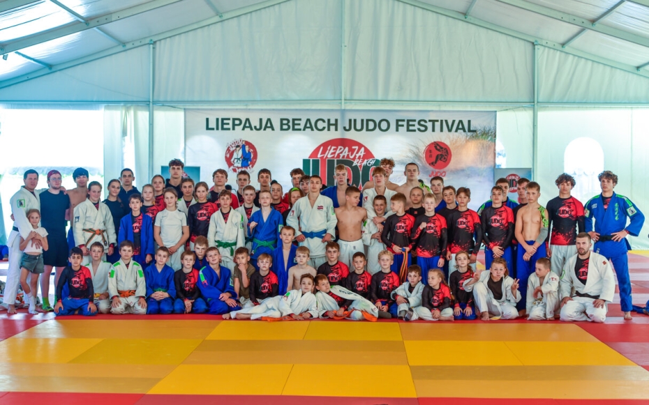 Bernātos aizvadīta vērienīga starptautiska džudo treniņnometne