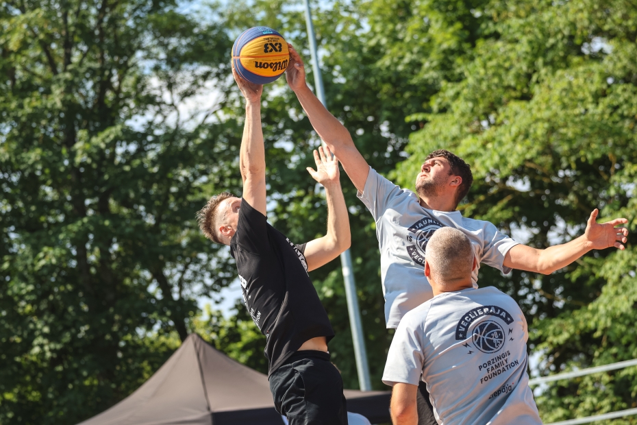 "Vecliepāja" nostiprinās Krastu mača vadībā