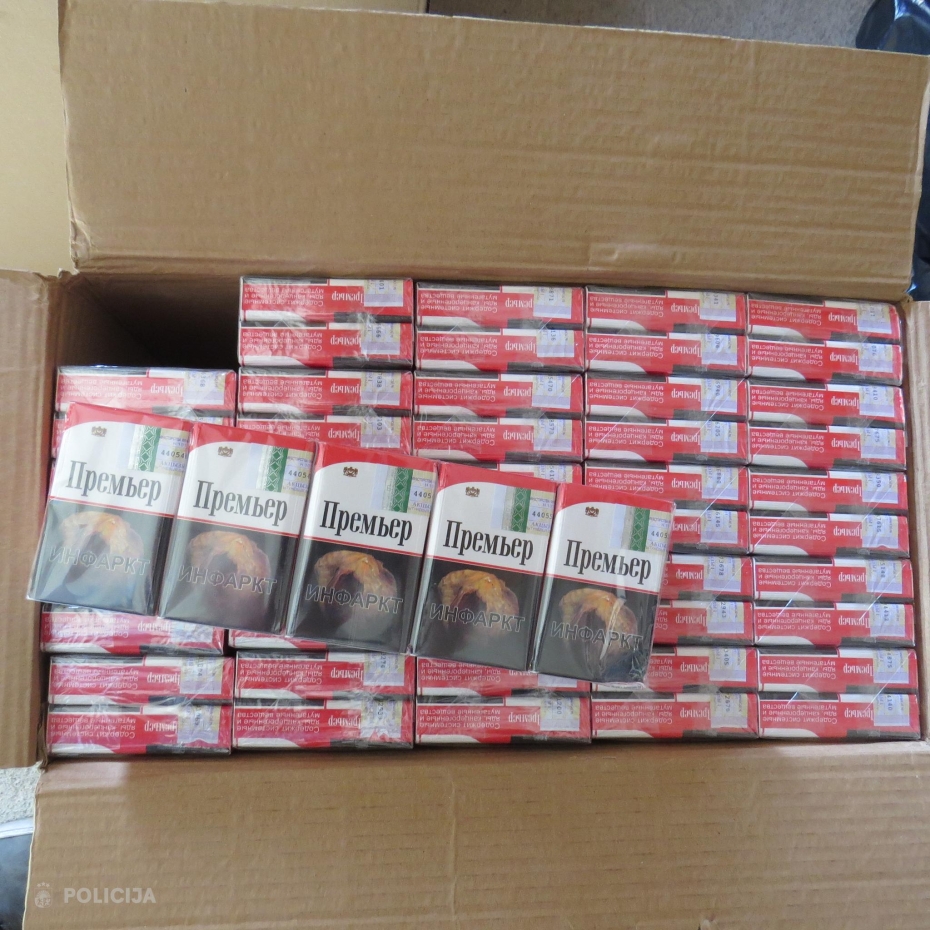 Liepājnieka garāžās konstatē lielu cigarešu daudzumu