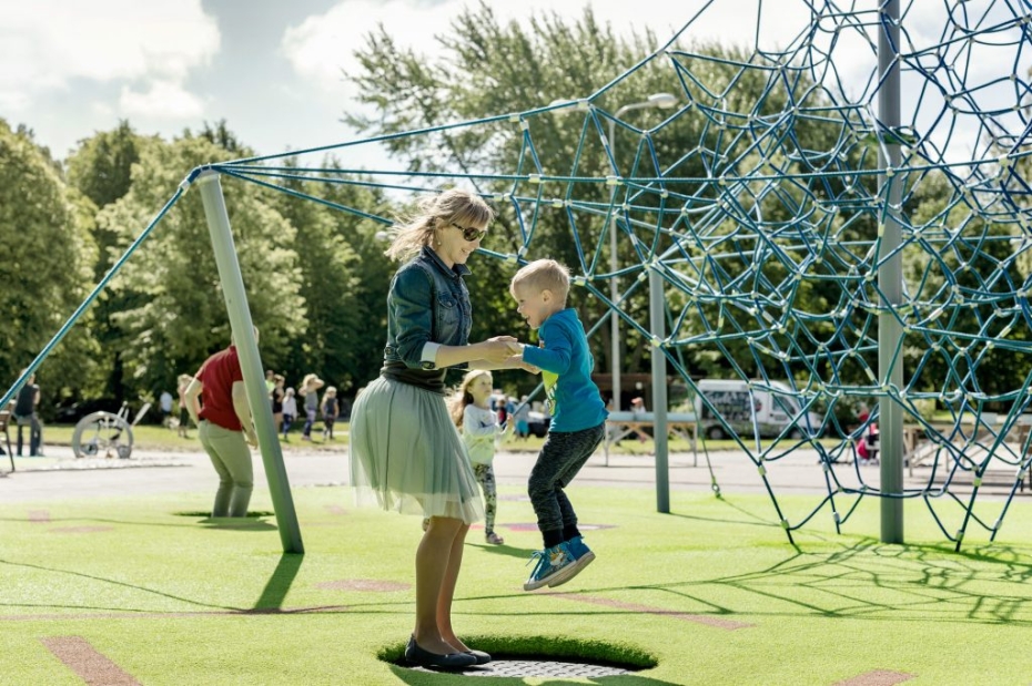 Liepājā un Latvijā arvien vairāk trūkst jaunu audžuģimeņu