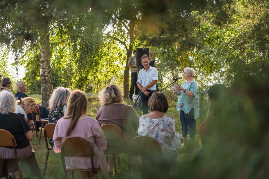 Dzejas dienas tiks atklātas ar muzikālu pikniku Raiņa parkā