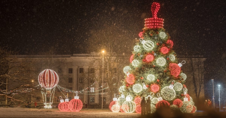 Liepājā ģimenes ar bērniem var pieteikties Ziemassvētku pabalstam