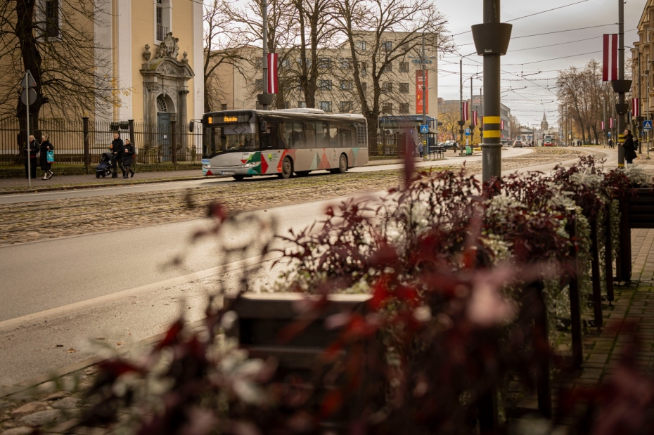 Valsts svētku laikā gaidāmas izmaiņas sabiedriskā transporta kustībā