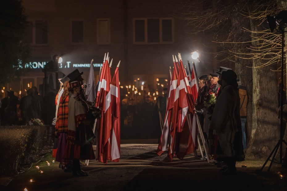 Atzīmēsim Lāčplēša dienu ar “Raxtu Raxti” koncertu un lāpu gājienu