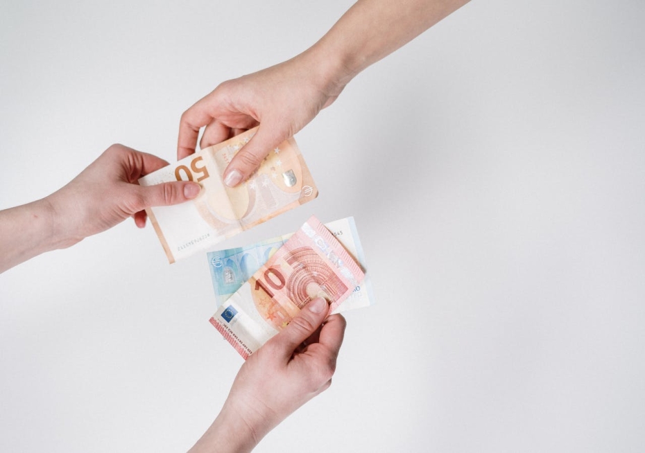 Kas ir kredītu apvienošana un kā tā var palīdzēt samazināt ikmēneša maksājumus?