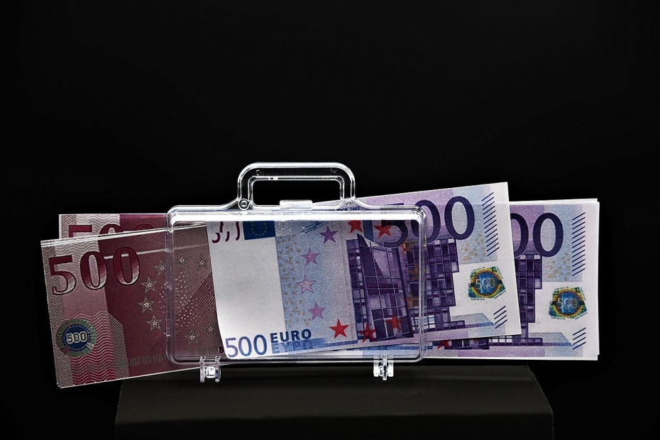 Policija aizturējusi 16 “naudas mūļus” – telefonkrāpnieku tīklā vervē jauniešus