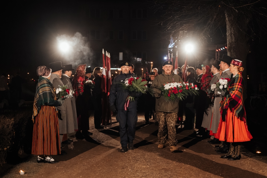 Liepājā norisinājās līdz šim vērienīgākais lāpu gājiens