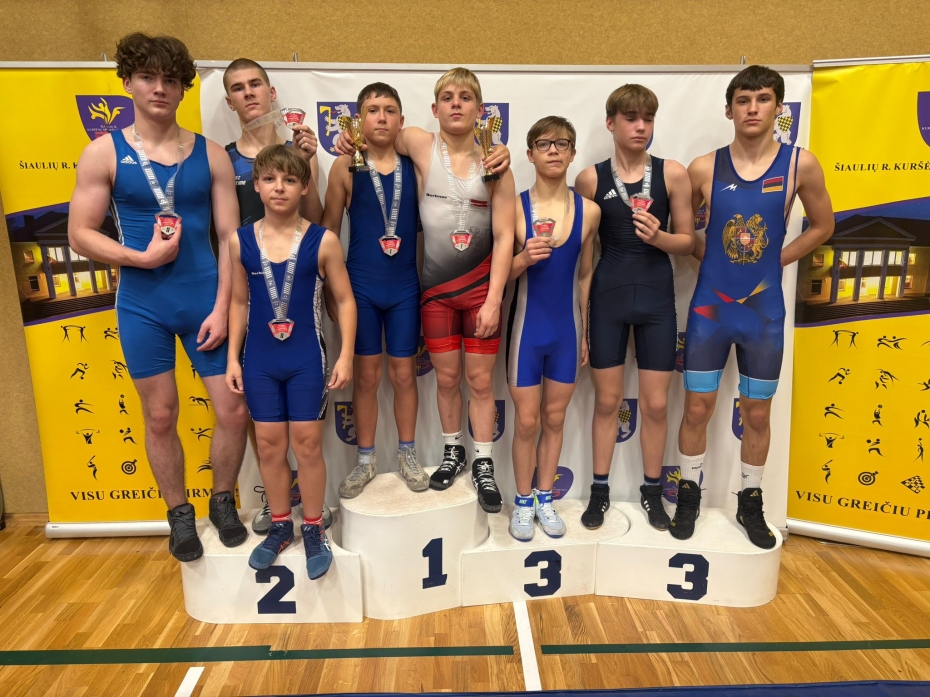 Grieķu-romiešu cīkstoņi uzrāda labus rezultātus sacensībās Lietuvā