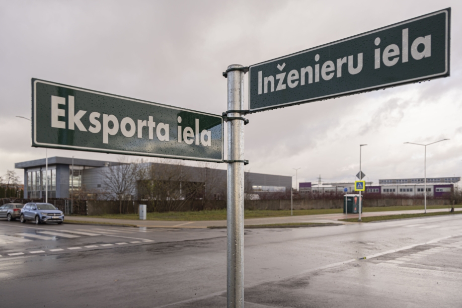 Svinīgi atver jaunuzbūvētās ielas Liepājas industriālajā parkā