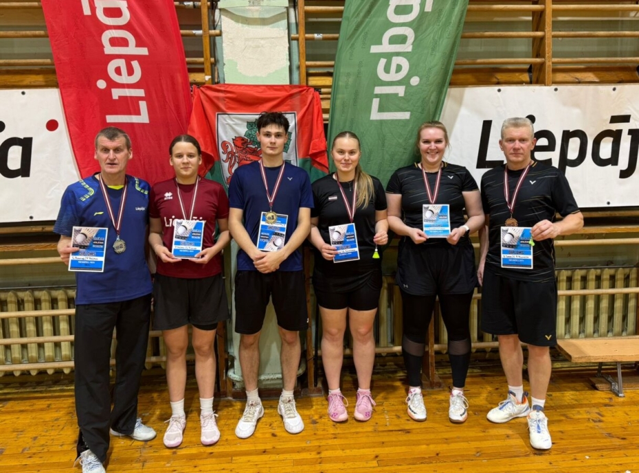 Liepājas atklātā čempionāta badmintonā par čempioniem kļūst Leonardo Golovčenko un Marta Heize
